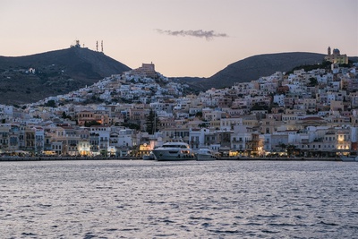 Essenza di Siros: Ermoupoli e i suoi Tesori, passeggiata a piedi